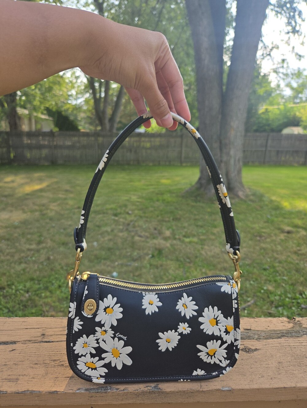 Coach Swinger Daisy Black Leather #CR509